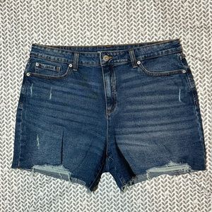 NWOT ripped shorts 5” inseam